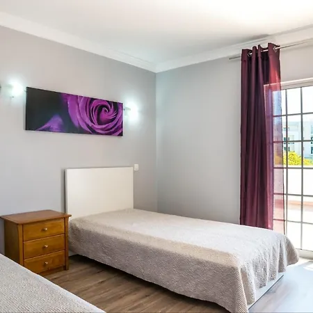 Akivillas Oura Targa Βίλα
